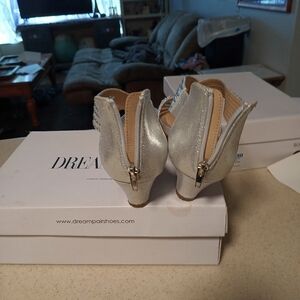 Size 11 dress sandals